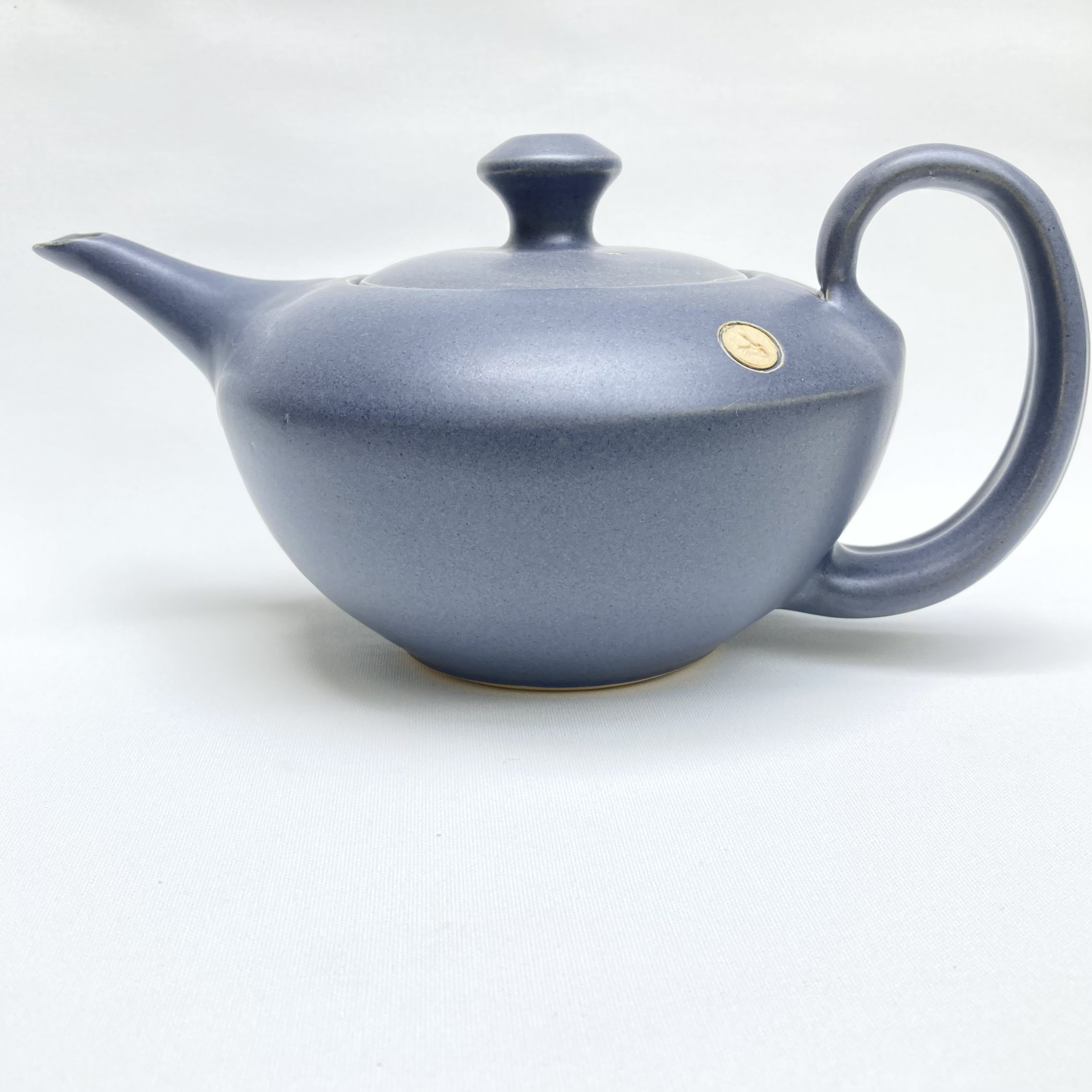 Teekanne mit einer matten blau-grauen Glasur Kollektion Bon Jour